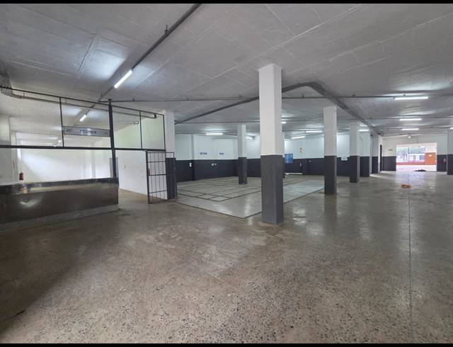 3,000M² WAREHOUSE FOR SALE IN RIVERHORSE VALLEY
